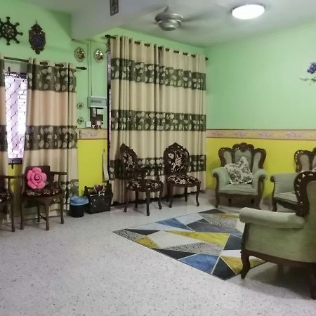 Kluang Barat Homestay Extérieur photo
