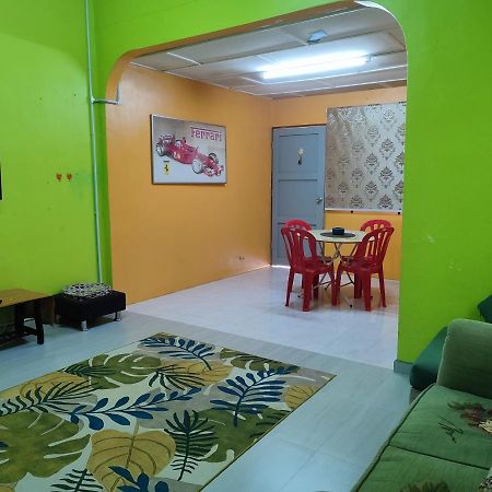 Kluang Barat Homestay Extérieur photo