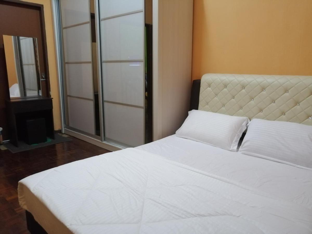 Kluang Barat Homestay Extérieur photo