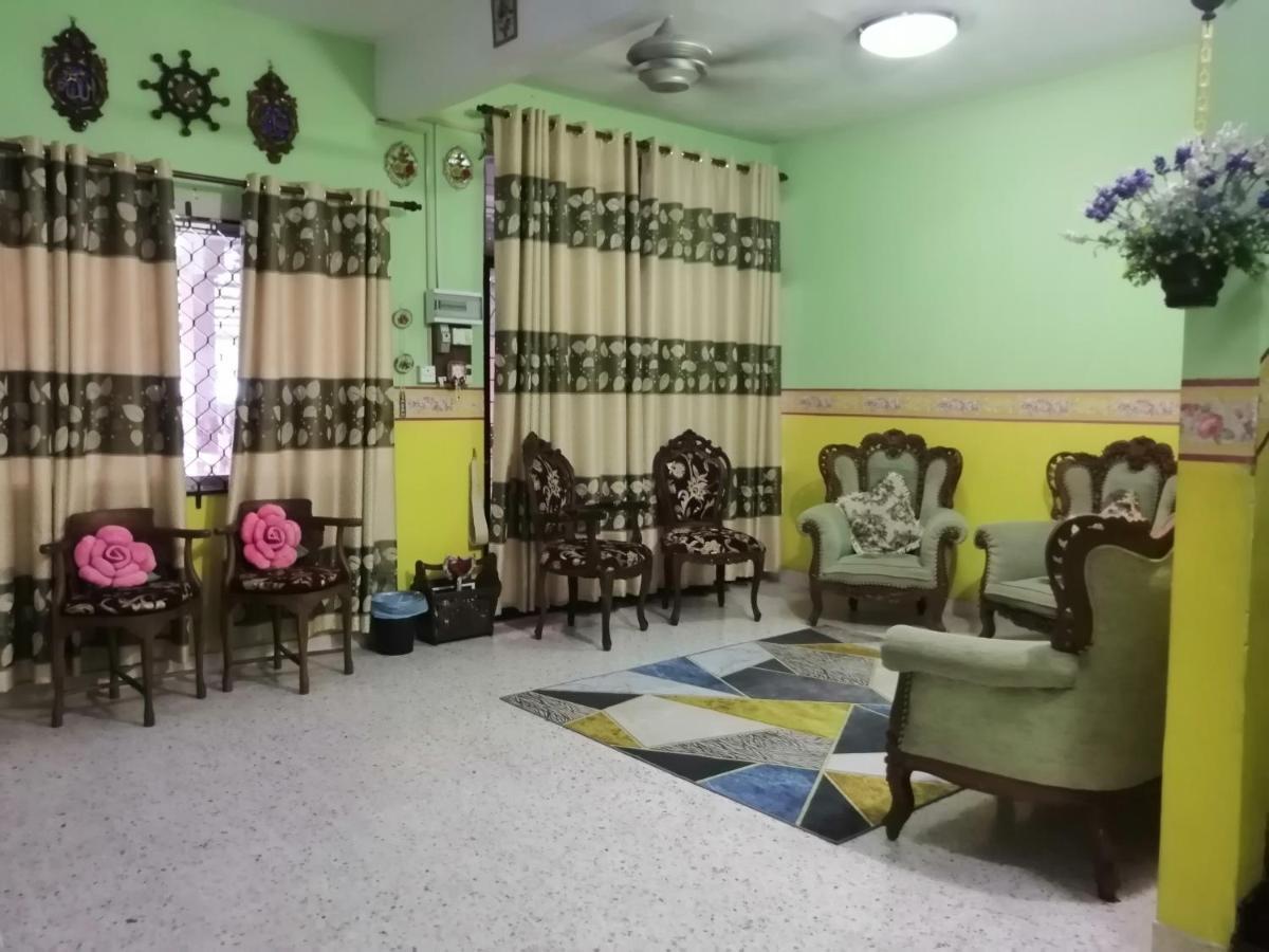 Kluang Barat Homestay Extérieur photo
