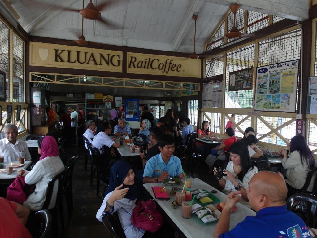 Kluang Barat Homestay Extérieur photo