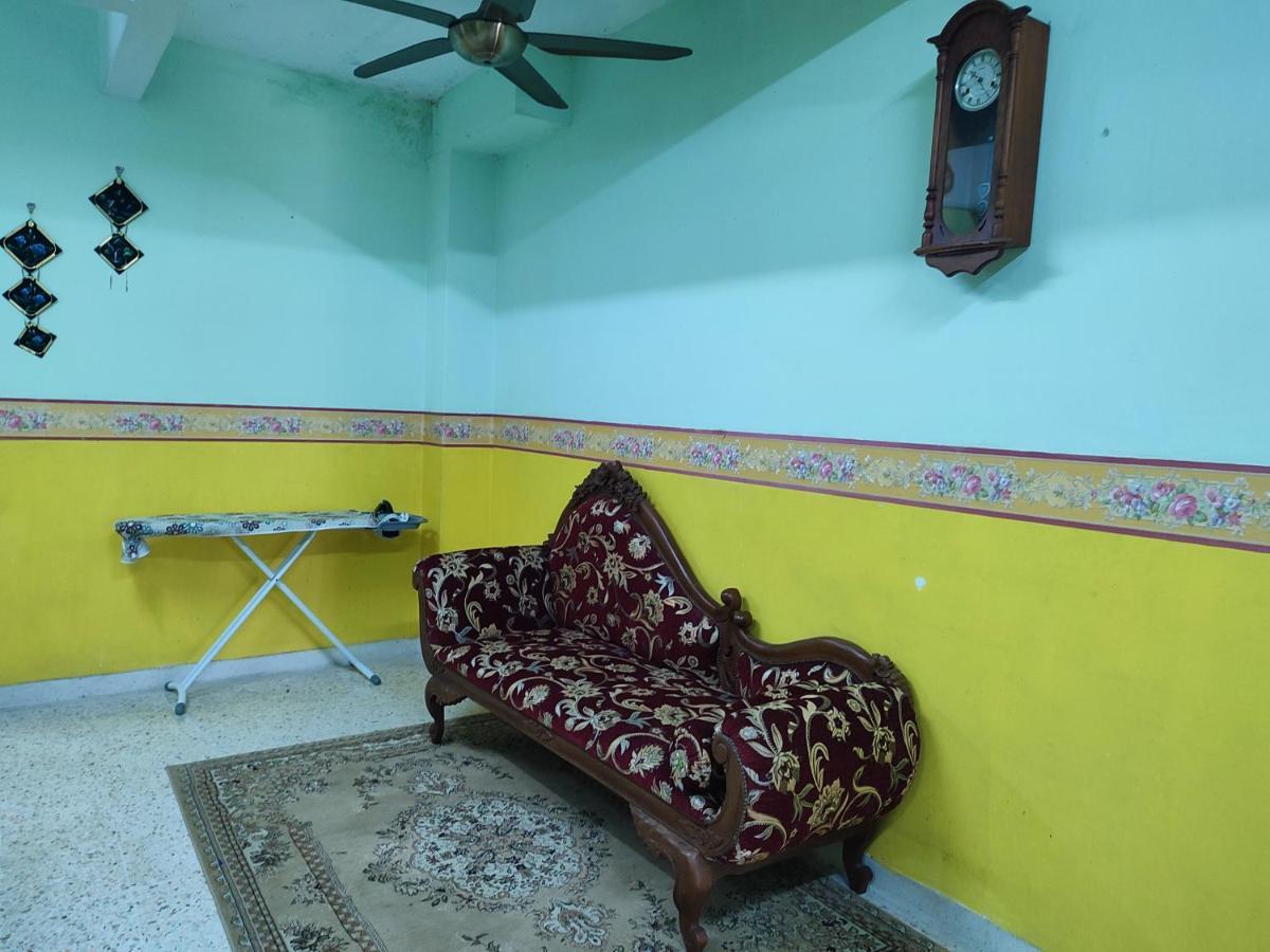 Kluang Barat Homestay Extérieur photo